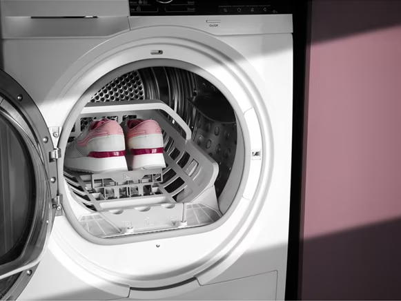 How to Wash Tennis Shoes in a Washing Machine
