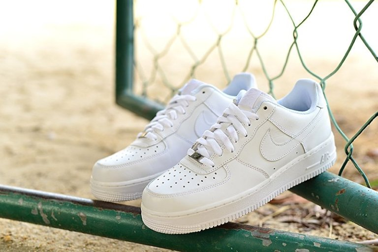 How to Clean Air Force 1s
